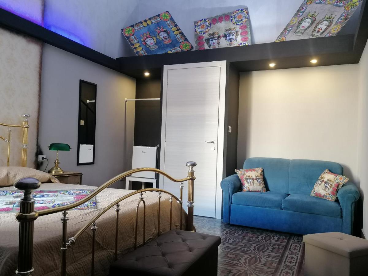 L'Antico Palazzo Rooms Катанія Екстер'єр фото